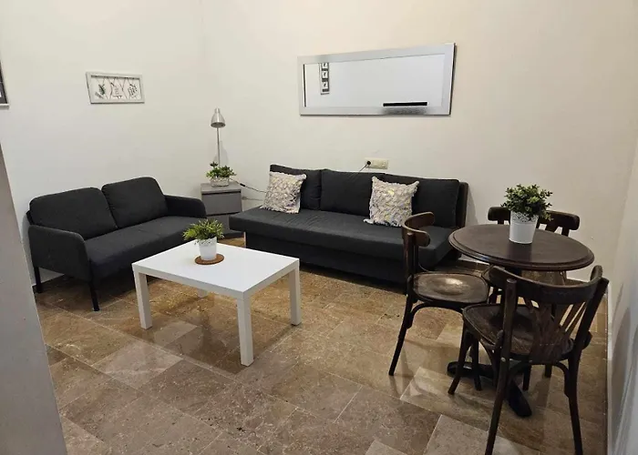 Casa Rodrigo De Triana Bajo B